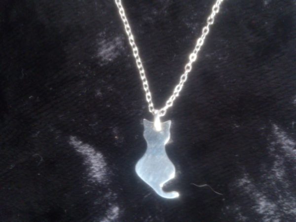 Pendentif chat en argent